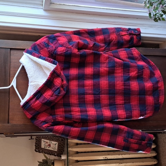 Boston Traders size med Woman's sherpa lined tartan plaid hooded shacket - Picture 5 of 6